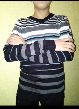 Тонкий свитерок для подростка)))