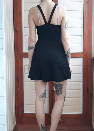 Стильное чёрное платье на лямках h&m 🖤4 фото