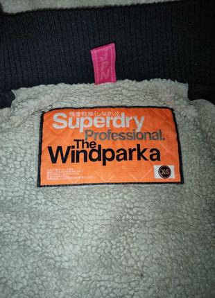 Стильная и теплая куртка парка superdry. размер-xs.4 фото