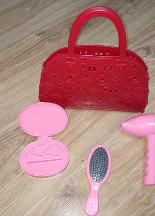 Сумочка с косметикой