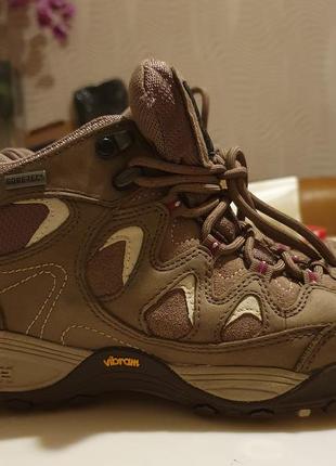 Кросівки the north face 36р