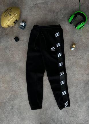 Утеплені спортивні штани adidas