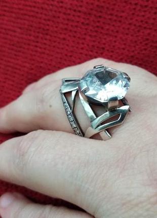 Изумительное заметное серебрянное кольцо размер 19,52 фото