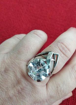 Изумительное заметное серебрянное кольцо размер 19,55 фото