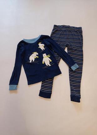Carters. пижама с белым медведем. 5 лет.