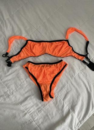 Нижнее белье комплект трусы и бюстгальтер