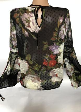 Шикарная блуза в цветах с красивыми рукавами2 фото