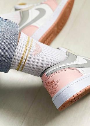 Жіночі кросівки nike air jordan 1 retro  женские кроссовки найк аир джордан