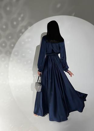 Вечірня сукня з ніжного шовку темно-синього кольору2 фото