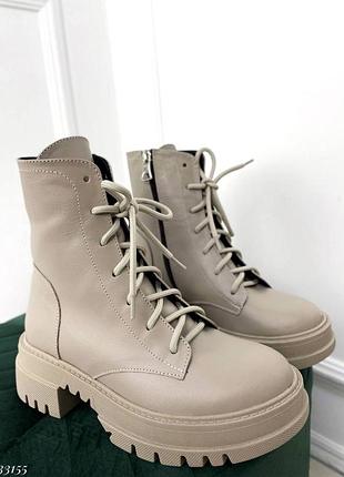 Ботинки зимние. утеплены натуральным мехом.