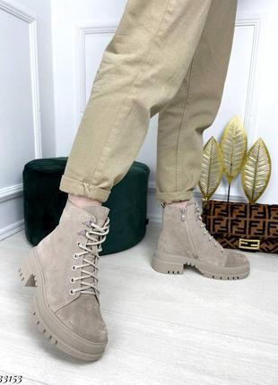 Ботинки зимние. утеплены натуральным мехом.