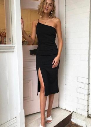 Красивое женское платье