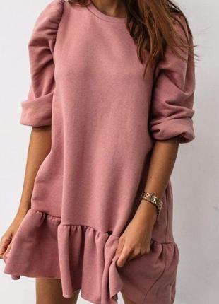 Красиве жіноче плаття