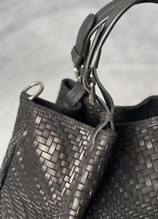 Шкіряна замшева містка чорна сумка, італія, ефект плетіння5 фото