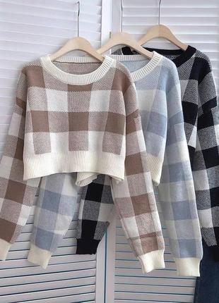 Укороченный свитерик в клетку