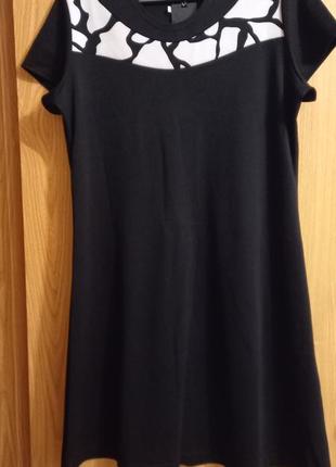 Платье чёрное трикотажное с белой отделкой4 фото