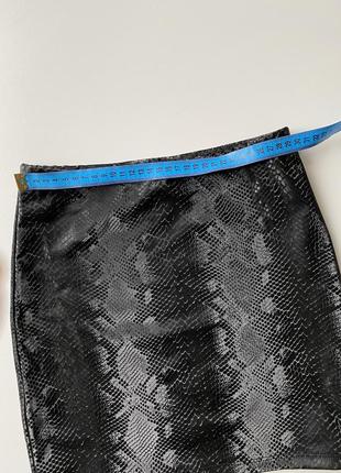 Стильная мини-юбка в змеиный принт shein4 фото