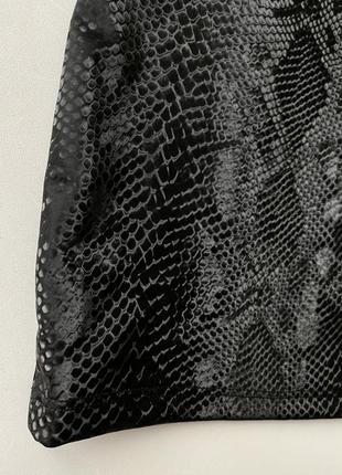 Стильная мини-юбка в змеиный принт shein3 фото