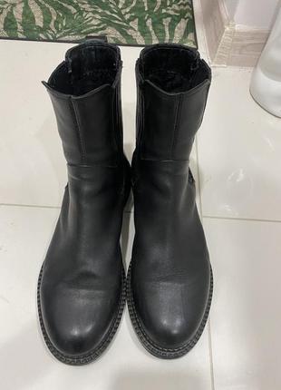 Шкіряні чоботи