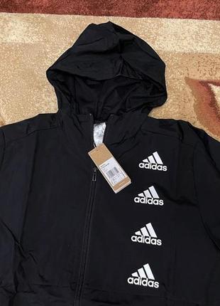 Adidas essentials gradient logo windbreaker gk9370  легенька куртка оригінал вітровка чорна6 фото