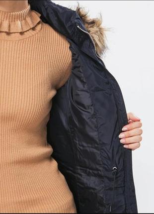 Брендова утеплена куртка з капюшоном vero moda етикетка5 фото