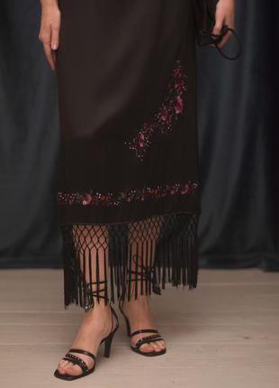 Шовкова сукня з вишивкою та китицями4 фото
