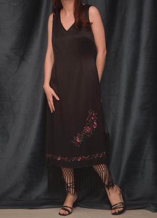 Шовкова сукня з вишивкою та китицями6 фото