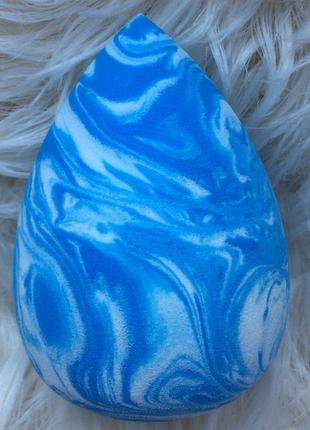 💙 мармуровий спонж губка крапля яйце для нанесення макіяжу рідких текстур тоналки тонального засобу крему блакитний в розводах2 фото