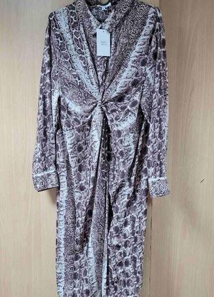 Платье-халат большого размера.
