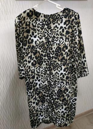 Платье свободного кроя в леопардовый принт4 фото