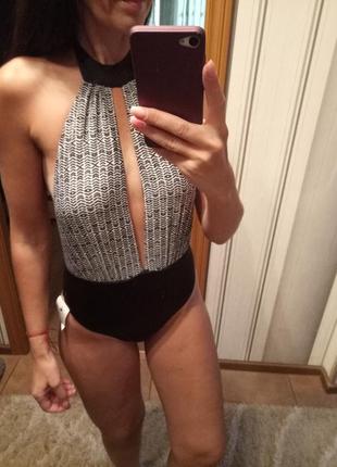Классный стильный сдельный купальник размер с-м