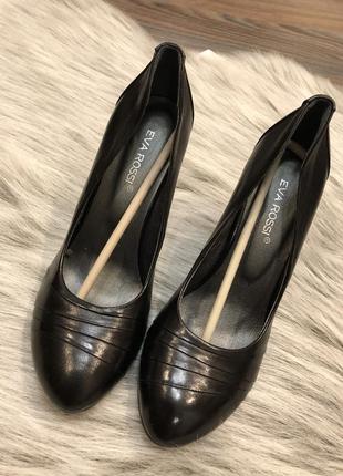 Туфлі жіночі шкіряні, натуральна шкіра, 38, чорний колір