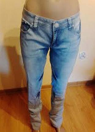 Женские джинсы