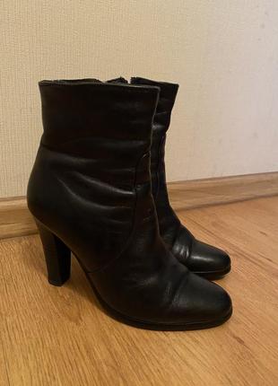 Шкіряні черевики