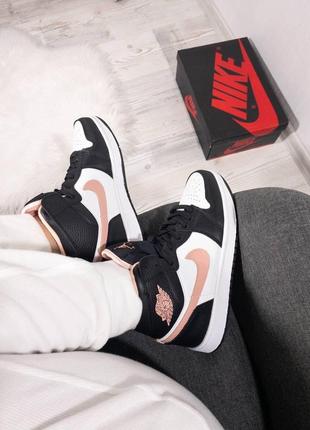 Женские кроссовки nike air jordan retro 1 lowженские кроссовки найк аир джордан1 фото