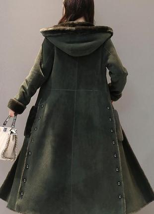 Длинное замшевое пальто с капюшоном2 фото