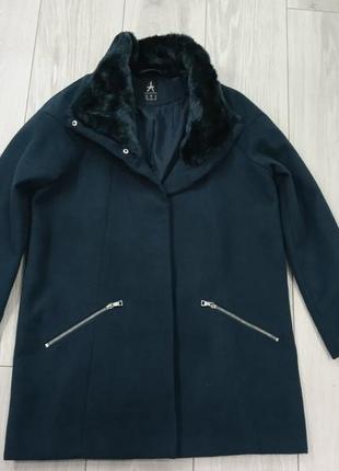 Стильне пальто