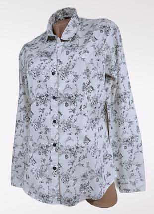 Гарна жіноча сорочка в принт