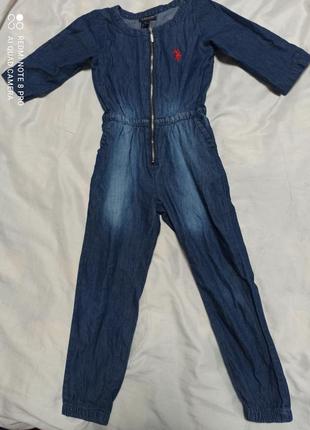 Стильный джинсовый комбинезон
