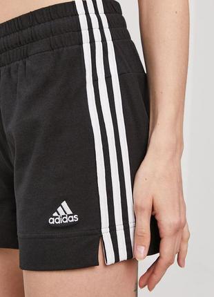 Спортивные шорты adidas essentials slim 3-stripes gm55234 фото