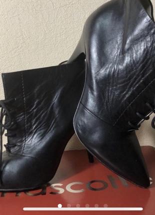 Кожаные ботильоны