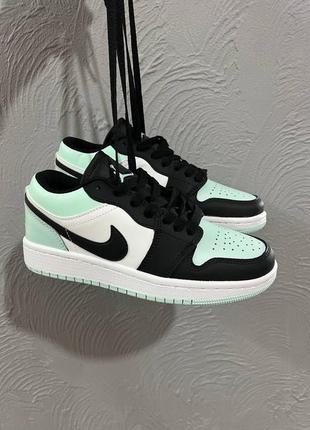 Жіночі кросівки nike air jordan retro 1 low женские кроссовки найк аир джордан