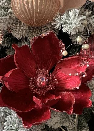 Квіти новорічні магнолія бархатна оксамитова бордова  з напиленням на прищепці4 фото