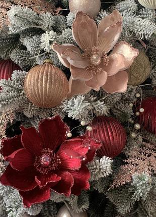 Квіти новорічні магнолія бархатна оксамитова бордова  з напиленням на прищепці5 фото