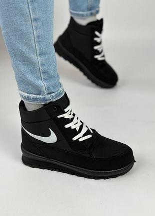 Дутики ботинки зимние черные на черной подошве найки