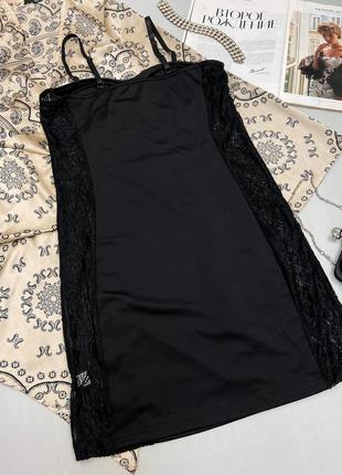 Чорна вечірня сукня міні з мереживом7 фото