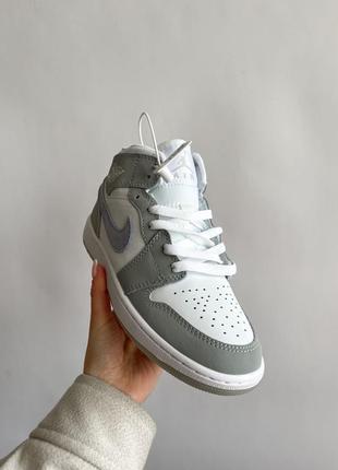 Женские высокие кожаные кроссовки nike air jordan retro #найк3 фото