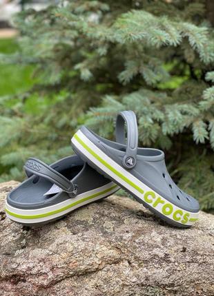 Сабо кроксы мужские серые crocs bayaband крокси сірі з логотипом