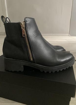 Осінні чоботи h&m