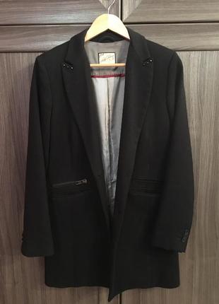 Стильный, утеплённый пиджак pull and bear